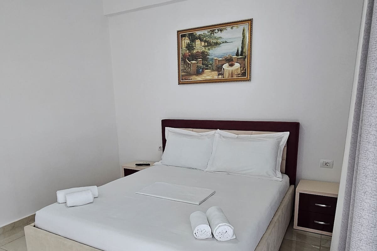 Desk, iron/ironing board (on request), WiFi (free), bed sheets