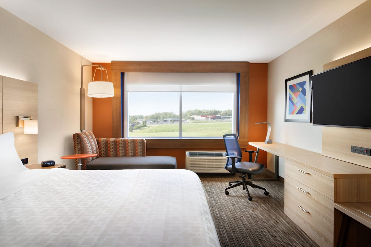 Pillow-top beds, desk, laptop workspace, blackout curtains