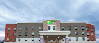 Holiday Inn Express & Suites Columbus - Worthington by IHG