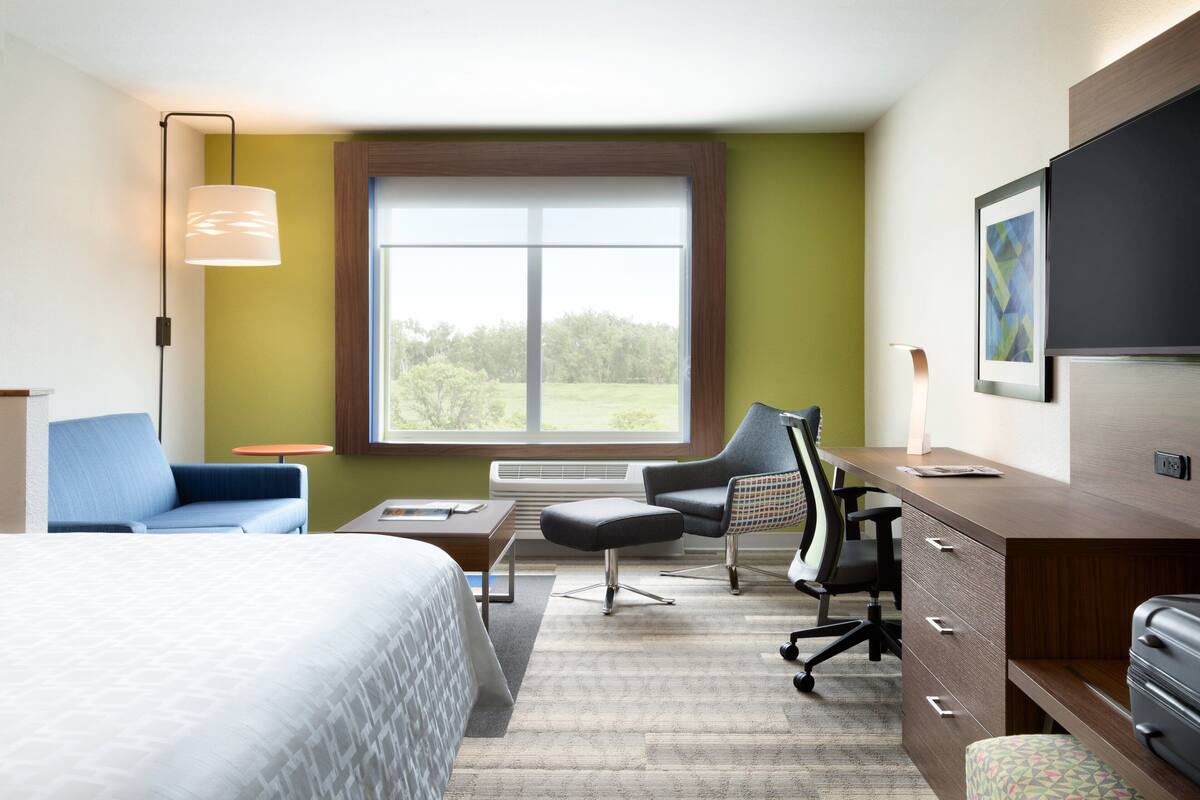 Pillow-top beds, desk, laptop workspace, blackout curtains
