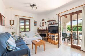 Télévision, cheminée