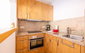 Kühlschrank, Ofen, Herdplatte, Geschirrspüler