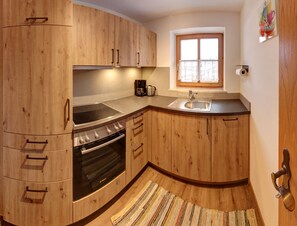 Kühlschrank, Ofen, Herdplatte, Geschirrspüler