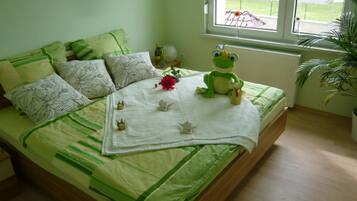 2 Schlafzimmer, Reisekinderbett, WLAN, Bettwäsche