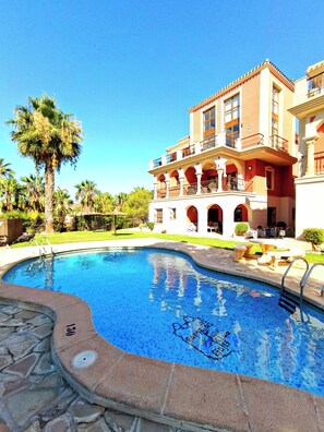 Outdoor pool - Luxurious apartment right in the golf course with a view of the countryside (Dehesa de Campoamor)
