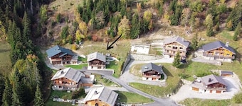 CHALET 16 PERSONNES SUR LES PISTES AVEC SPA