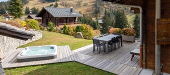 CHALET 16 PERSONNES SUR LES PISTES AVEC SPA