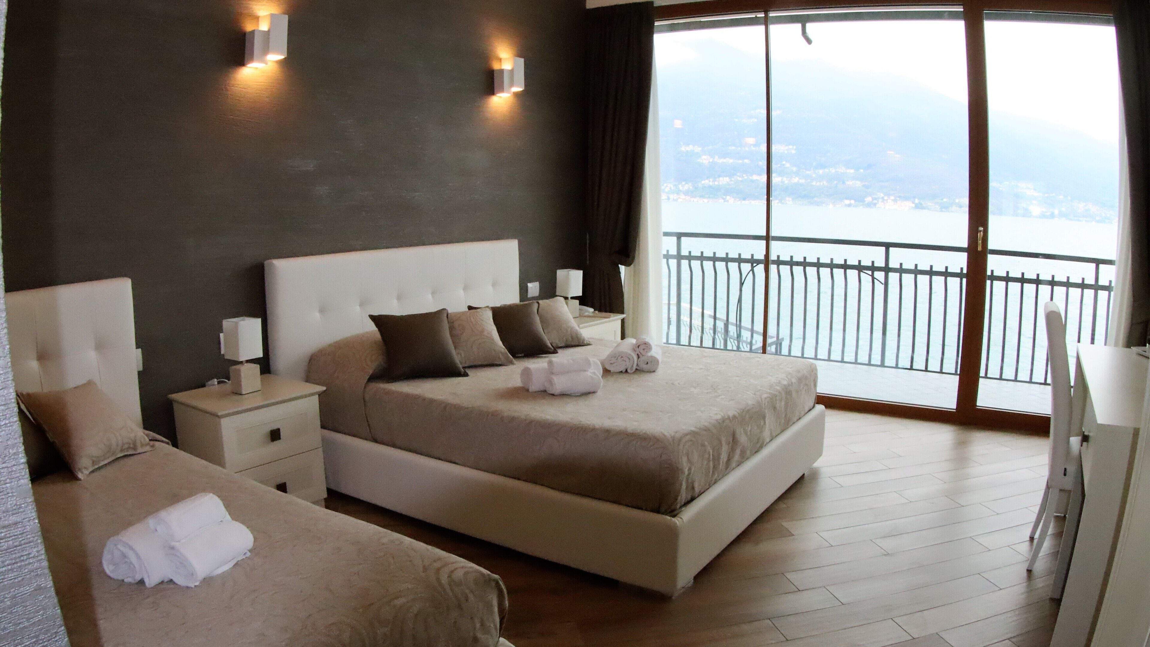 Panoramic-Suite, Seeblick (n.11) | Daunenbettdecken, Zimmersafe, Schreibtisch, Verdunkelungsvorhänge