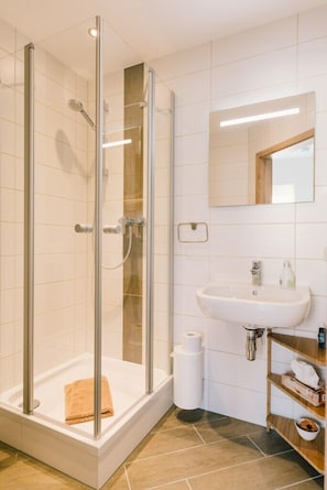 Double Room, 1 Double Bed | Bathroom