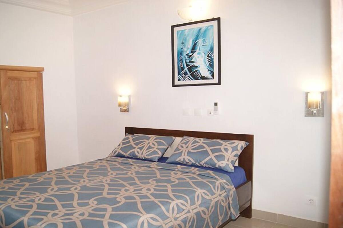 Habitació bàsica, vistes al jardí (Adiake) | Habitacions insonoritzades, wifi gratuïta i roba de llit