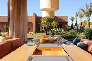 Outdoor dining - Villa Golf Royal Palm (Marrakech)