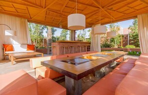 Villa, 5 Bedrooms | Terrace/patio