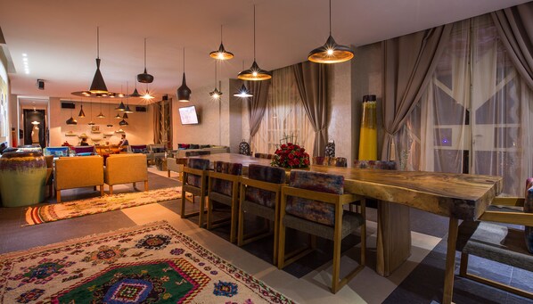 Villa | In-room dining