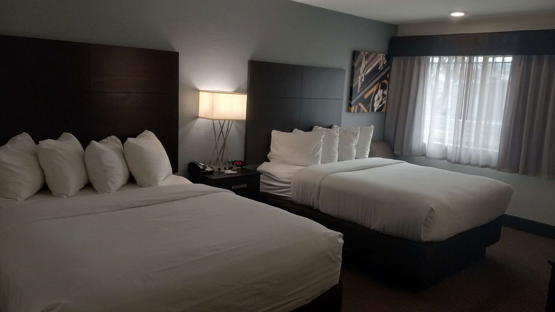 Sengetøy av topp kvalitet, dundyner og senger med overmadrass