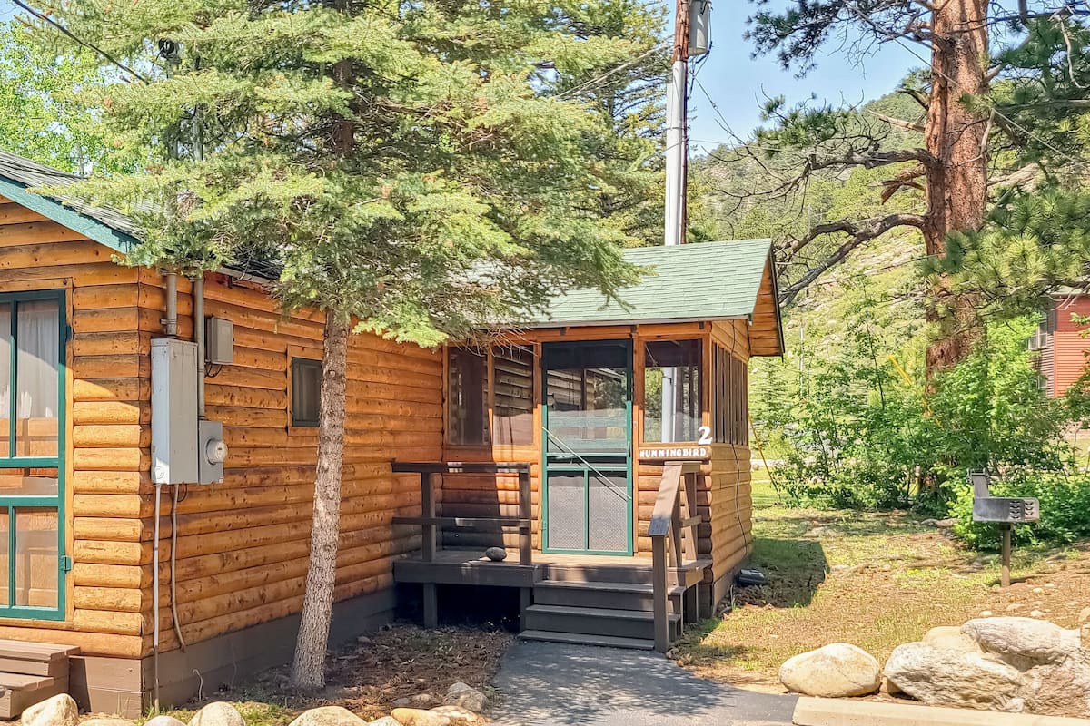 Traditional Cabin, Multiple Beds, Resort View | Free WiFi, bed sheets