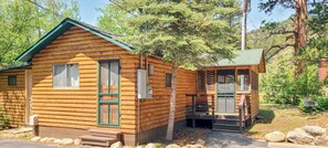 Traditional Cabin, Multiple Beds, Resort View | Free WiFi, bed sheets - Idlewilde by the River (Estes Park)