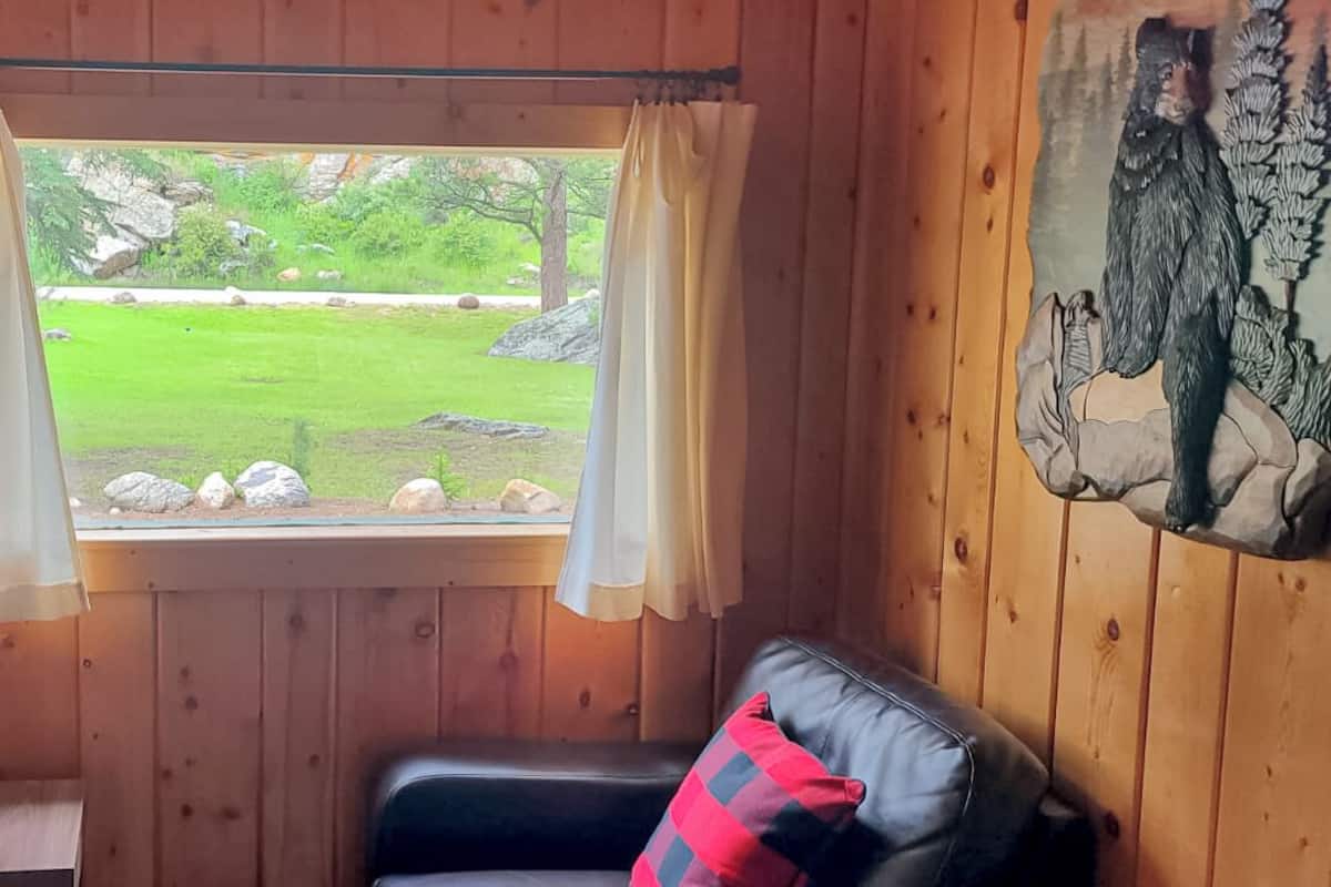 Traditional Cabin, Resort View | Free WiFi, bed sheets