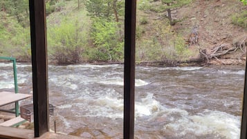Traditional Cabin, 2 Bedrooms, River View