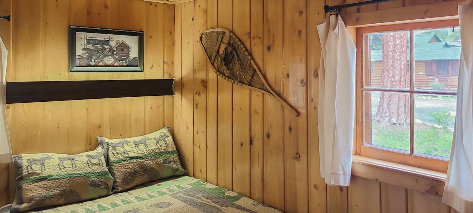 Traditional Cabin, 2 Queen Beds, River View