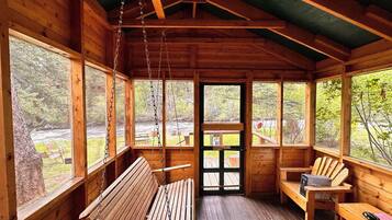 Tavanomainen mökki, 2 makuuhuonetta, jokinäköala | Ilmainen Wi-Fi, vuodevaatteet