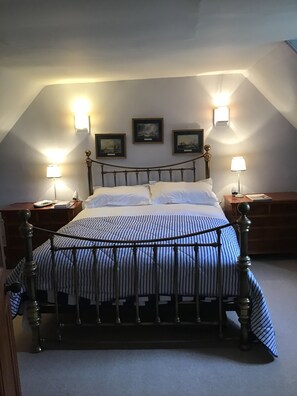 5 bedrooms, travel cot, free WiFi, bed sheets - Comfortable Highland Speyside cottage with stunning views (Grantown-on-Spey)