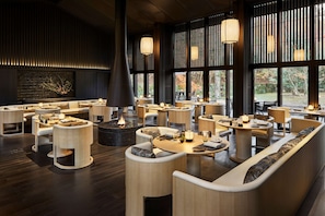 2 restaurants, breakfast, lunch, dinner served; Fusion cuisine