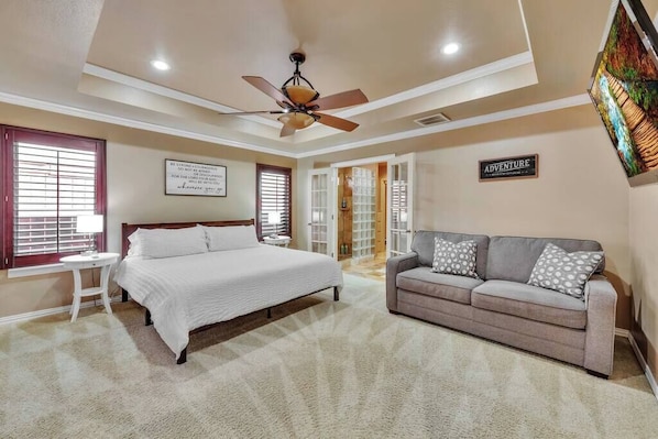 2 bedrooms, iron/ironing board, WiFi, bed sheets