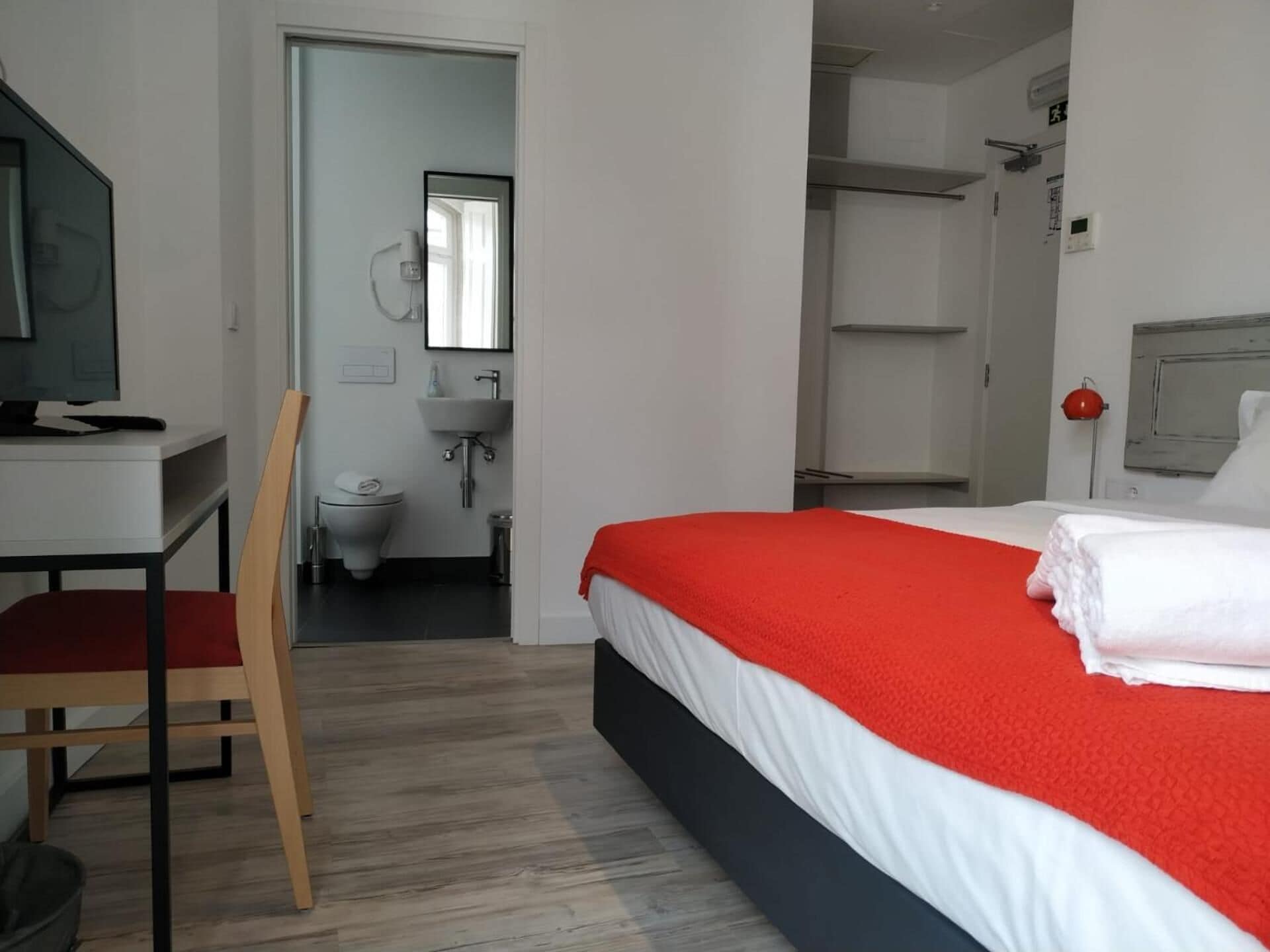 Coffres-forts dans les chambres, rideaux occultants