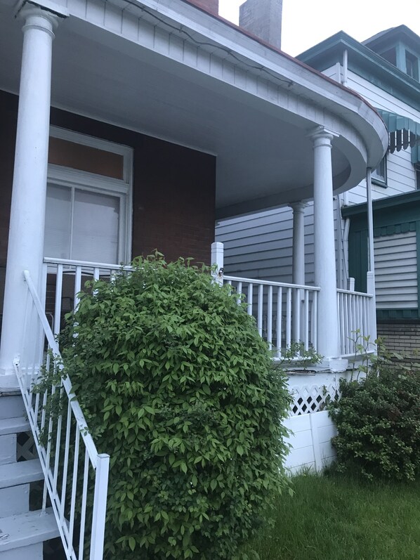 تفاصيل الفندق من الخارج