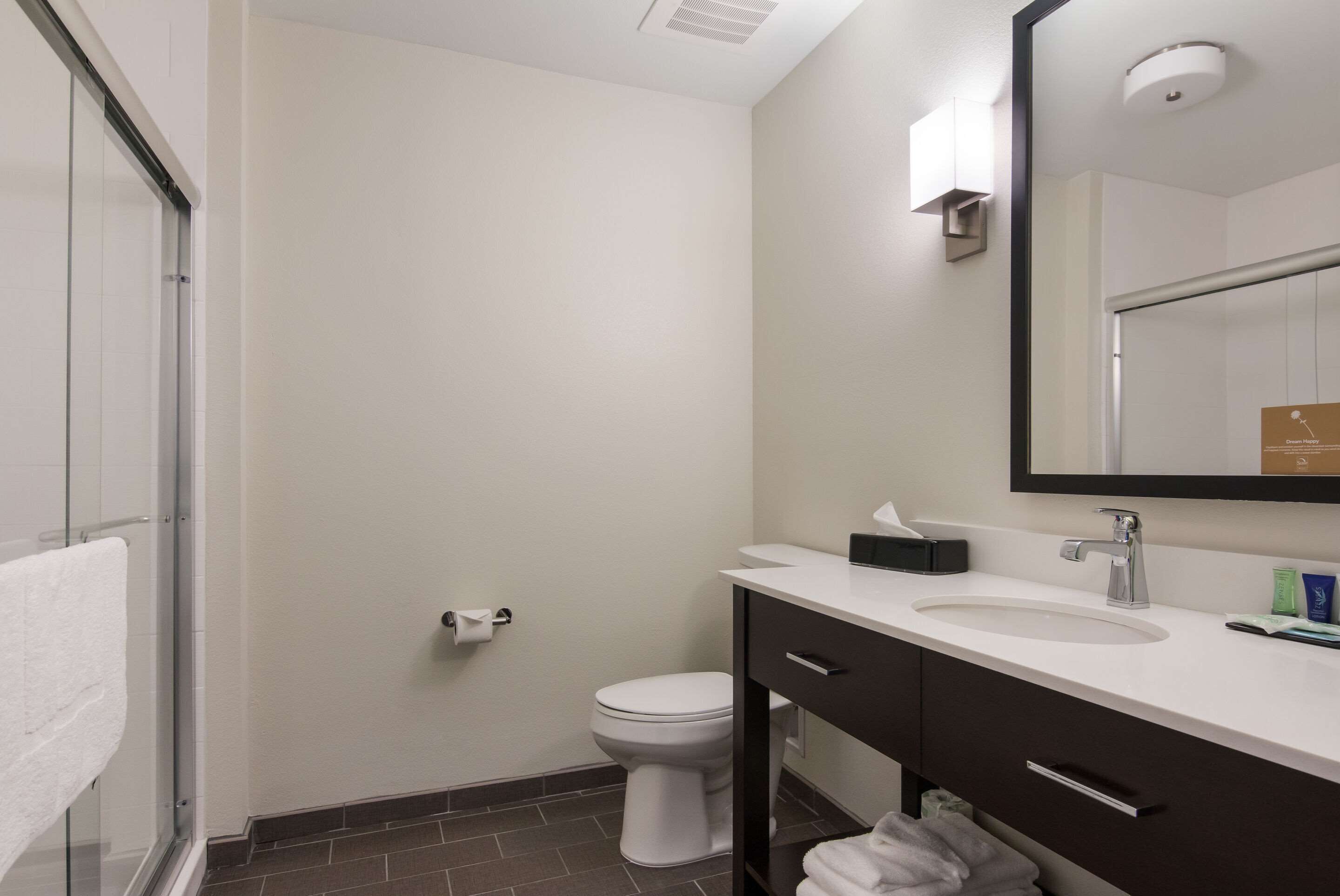 standard room, 2 queen beds, non smoking | bathroom | combined shower/bathtub, hair dryer
