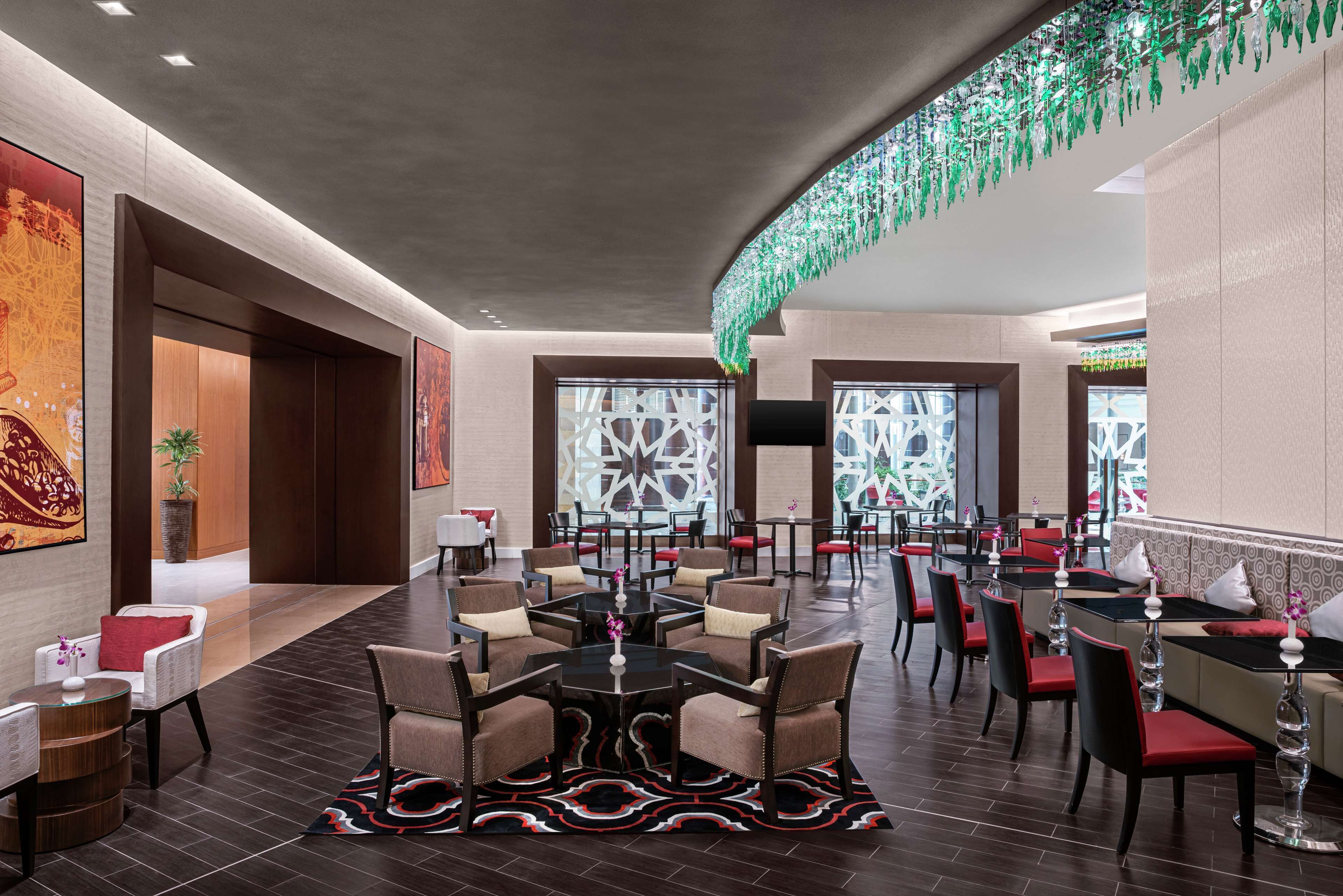 2 restaurants, breakfast, lunch served; local and international cuisine