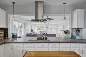 Interior - Short Walk to Kure Beach & Pier, Top Floor Unit, Family-Friendly (Kure Beach)