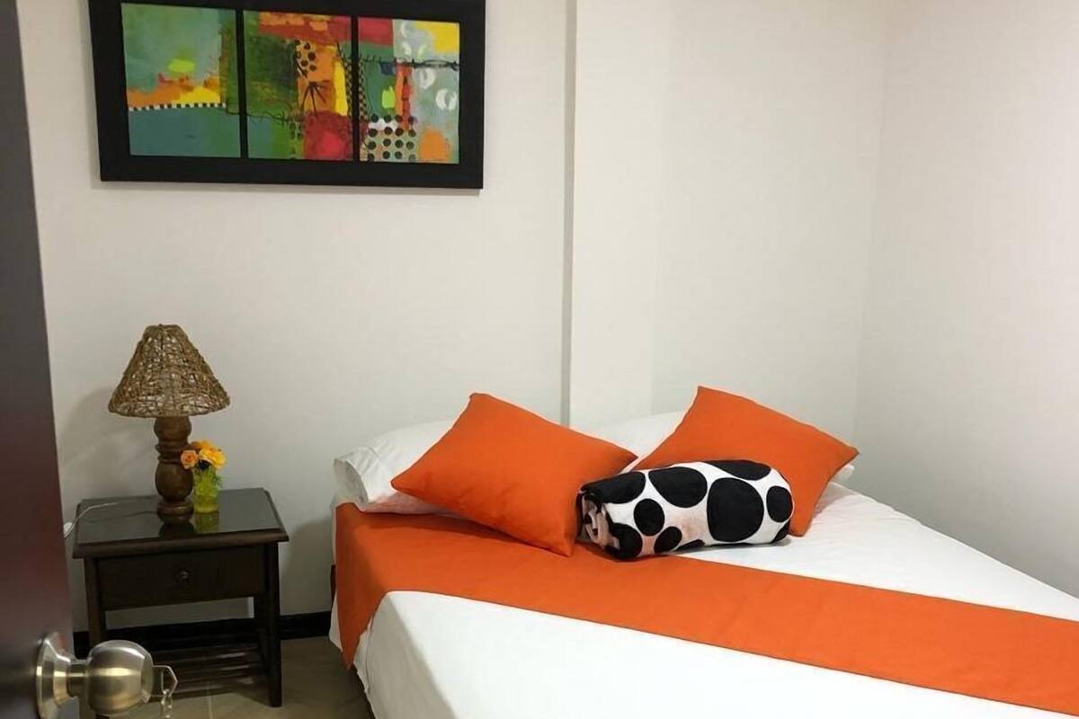 3 bedrooms, free WiFi, bed sheets