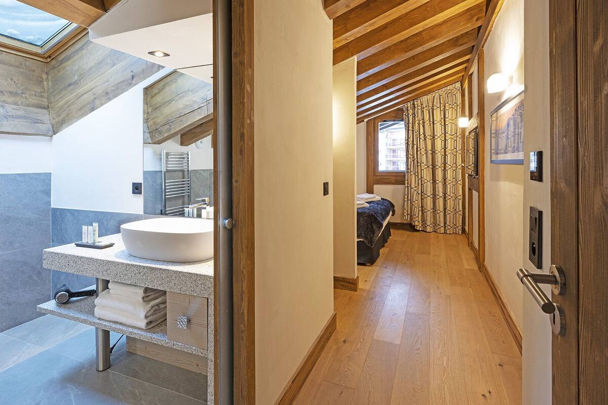Appartement 5 pièces 10 personnes | Safe på rommet, skrivebord og skrivebord for bærbar PC