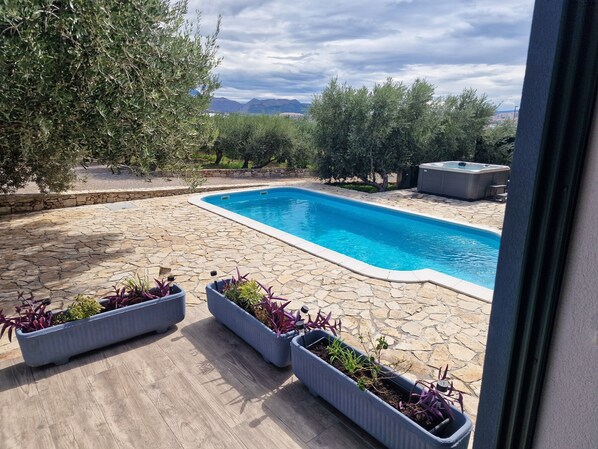 Outdoor pool, a heated pool