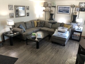 Fernseher, Videospiele, DVD-Player, Videothek