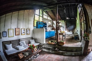 Lobby sitting area - Hotel Hacienda San Lucas (Copan Ruinas)