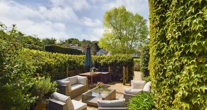 Solent Landing No. 16: Beach Retreat