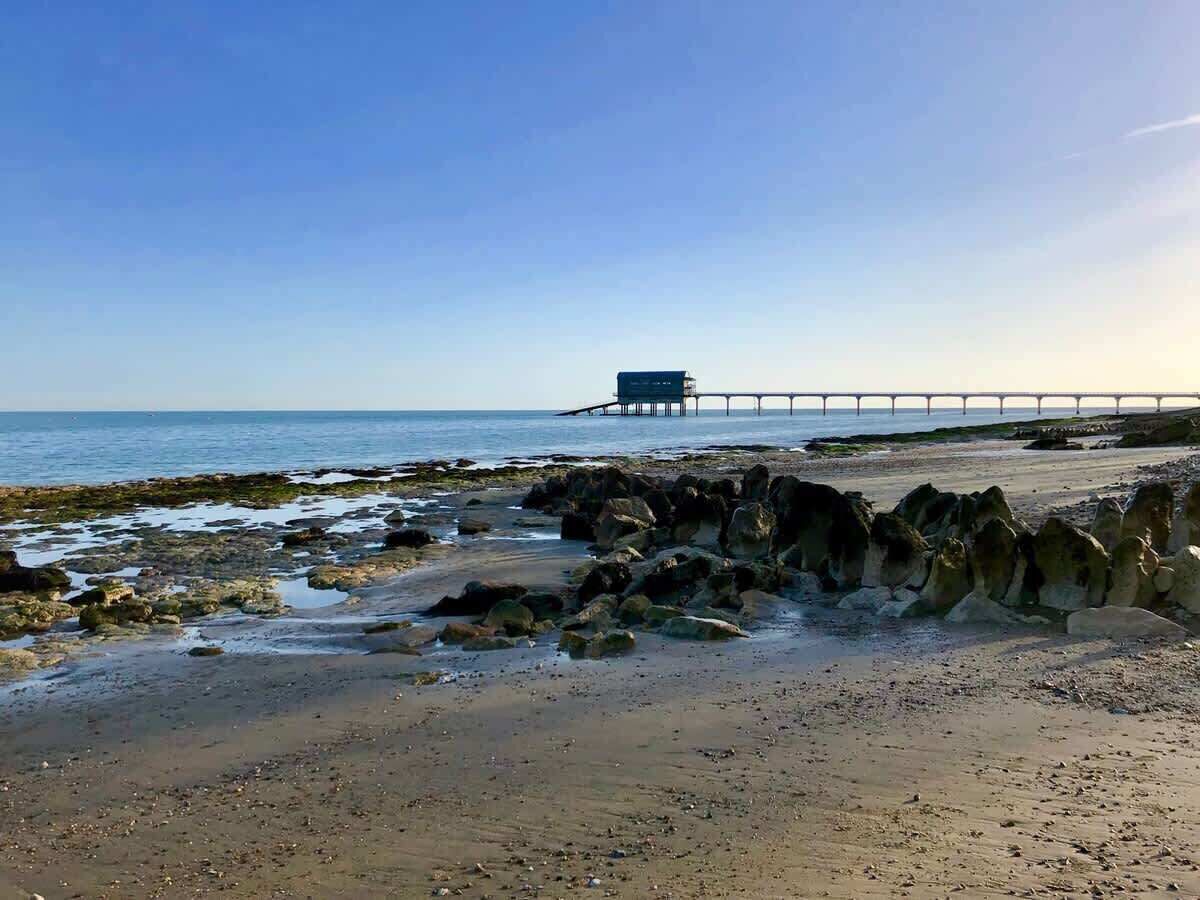 靠近海滩