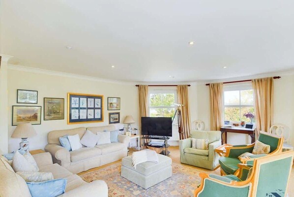 TV, DVD player, offices