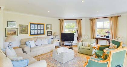 Solent Landing No. 16: Beach Retreat
