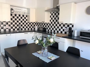 Appartamento, 3 camere da letto | Cucina condivisa | Frigorifero, microonde, piano cottura, lavastoviglie