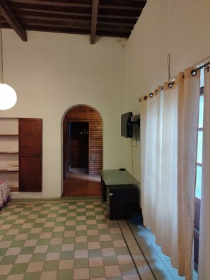 Lavanda | Individually decorated, individually furnished, laptop workspace - Casona Lele, Panchito y Lavanda (Querétaro)