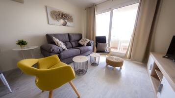 Apartment, 1 Bedroom | Living room