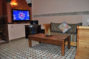 Living area - Riad Loubna : Riad privé -groupe -piscine-fête (Marrakesh)