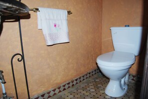 Bathroom - Riad Loubna : Riad privé -groupe -piscine-fête (Marrakesh)