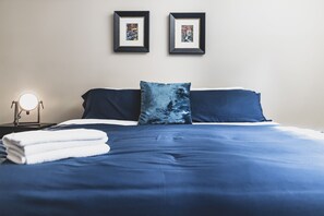 2 chambres, fer et planche à repasser, Wi-Fi gratuit, draps fournis