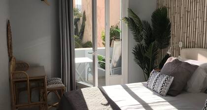 Appartement 4 chambres, au coeur de St Florent, face au port de plaisance / port, Ă 200 m de la plage