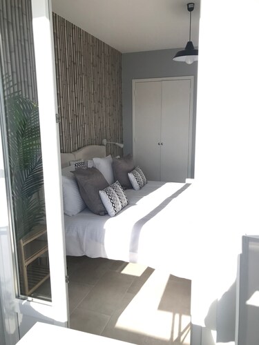 3 bedroom apartment, heart of St Florent, opposite marina/port, 200 m to  beach