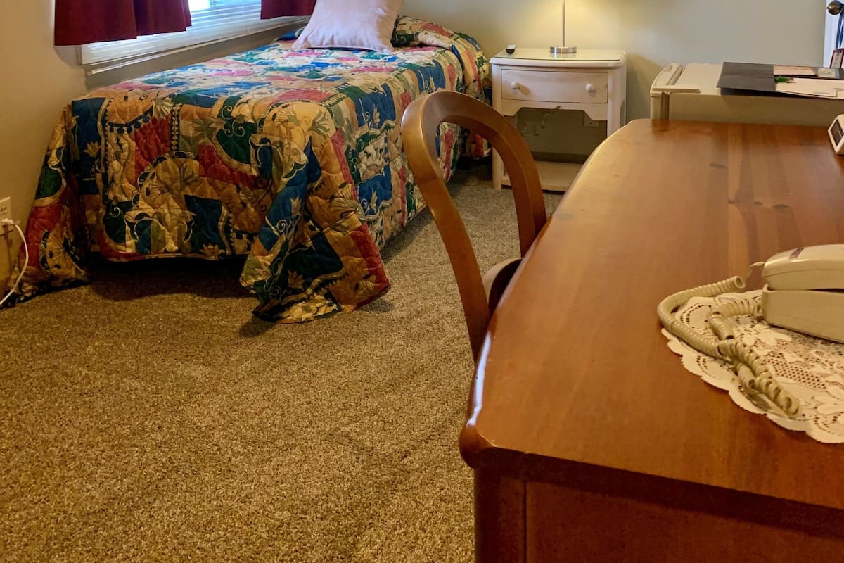 Standard Room, 1 Single Bed, Private Bathroom | Desk, free WiFi, bed sheets